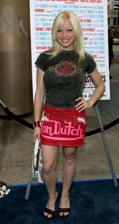 Courtney Peldon feet photo 10