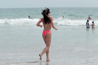 Courtney Robertson feet photo 12