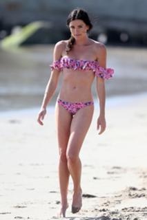 Courtney Robertson feet photo 20