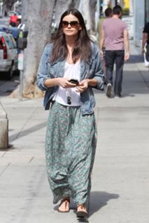 Courtney Robertson feet photo 2