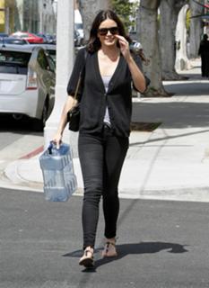 Courtney Robertson feet photo 3