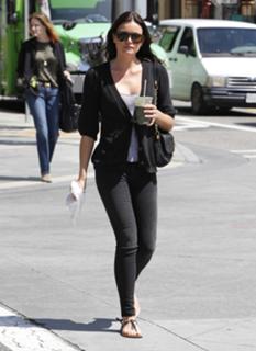 Courtney Robertson feet photo 19
