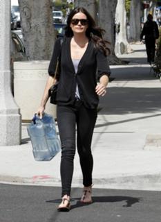 Courtney Robertson feet photo 13