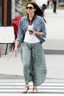Courtney Robertson feet photo 7