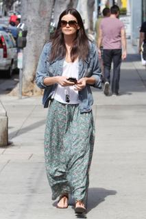 Courtney Robertson feet photo 2