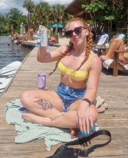 Courtney Stewart feet photo 3