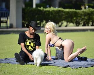 Courtney Stodden feet photo thumbnail