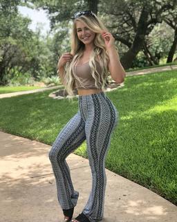 Courtney Tailor feet photo 6