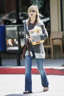 Courtney Thorne-Smith feet photo thumbnail