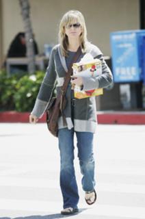Courtney Thorne-Smith feet photo thumbnail