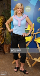 Courtney Thorne-Smith feet photo thumbnail