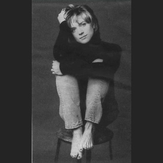 Courtney Thorne-Smith feet photo thumbnail