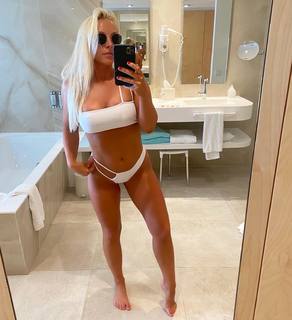Courtney Veale feet photo 15