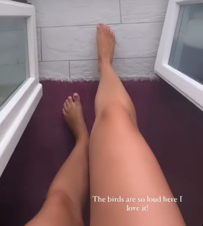 Courtney Veale feet photo 10
