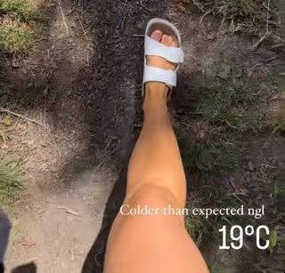 Courtney Veale feet photo 3