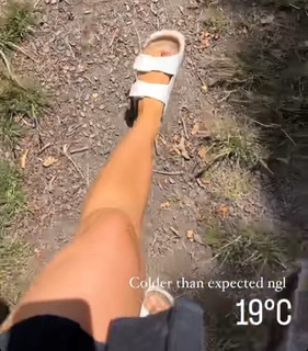 Courtney Veale feet photo 2