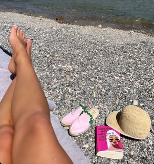 Courtney Veale feet photo 3