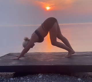 Courtney Veale feet photo 18