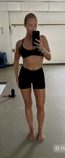 Courtney Veale feet photo 3