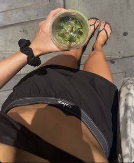 Courtney Veale feet photo 4