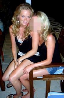 Cressida Bonas feet photo 2