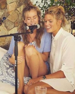 Cressida Bonas feet photo 3