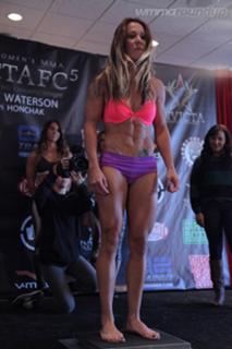 Cris Cyborg feet photo thumbnail