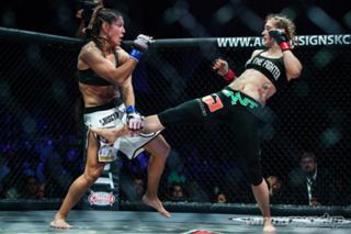 Cris Cyborg feet photo thumbnail