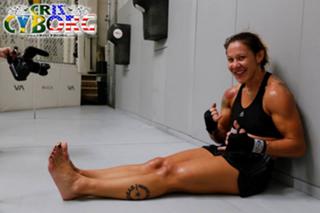 Cris Cyborg feet photo thumbnail