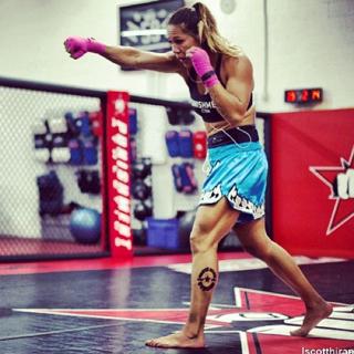 Cris Cyborg feet photo thumbnail