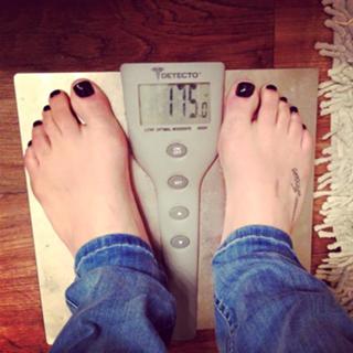 Cris Cyborg feet photo thumbnail