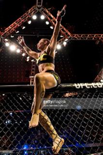 Cris Cyborg feet photo thumbnail