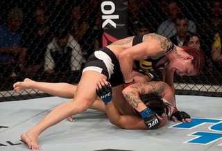 Cris Cyborg feet photo thumbnail