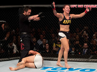 Cris Cyborg feet photo thumbnail