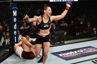 Cris Cyborg feet photo thumbnail