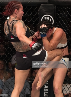 Cris Cyborg feet photo thumbnail