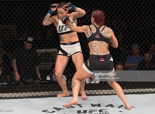 Cris Cyborg feet photo thumbnail