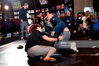 Cris Cyborg feet photo thumbnail