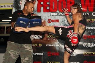 Cris Cyborg feet photo thumbnail