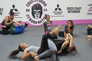 Cris Cyborg feet photo thumbnail