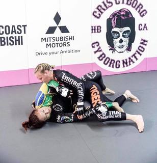 Cris Cyborg feet photo thumbnail