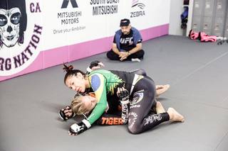 Cris Cyborg feet photo thumbnail