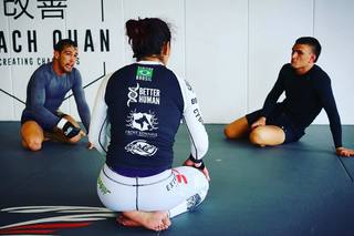 Cris Cyborg feet photo thumbnail