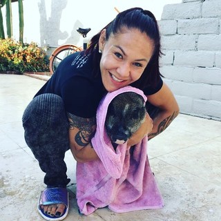 Cris Cyborg feet photo thumbnail