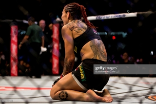 Cris Cyborg feet photo thumbnail