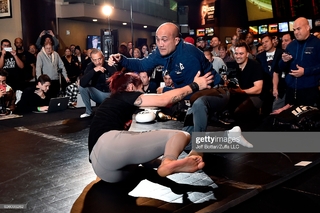 Cris Cyborg feet photo thumbnail