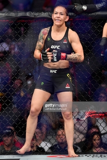 Cris Cyborg feet photo thumbnail