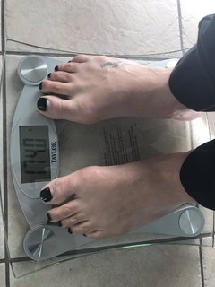 Cris Cyborg feet photo thumbnail