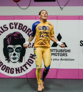 Cris Cyborg feet photo thumbnail