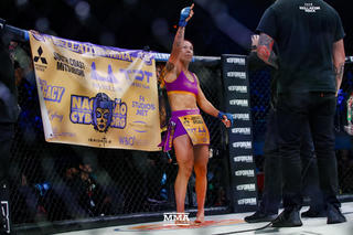 Cris Cyborg feet photo thumbnail